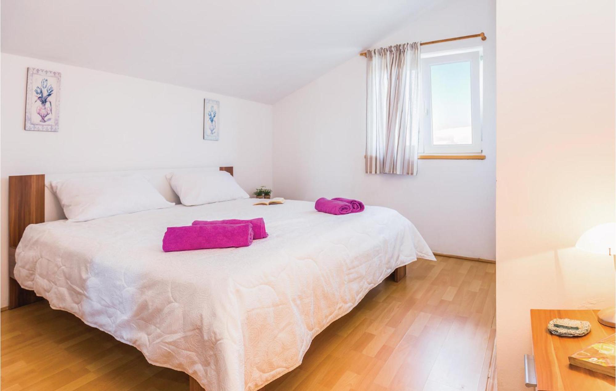Lovely Apartment In Ugljane With Kitchen Luaran gambar